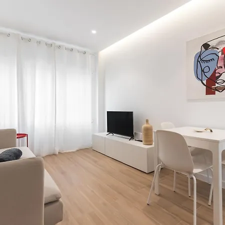Home2book Comfy & Chic Near The Апартаменты *