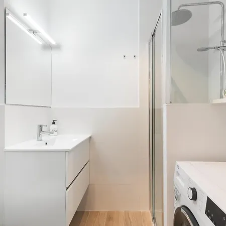 Home2book Comfy & Chic Near The Апартаменты *